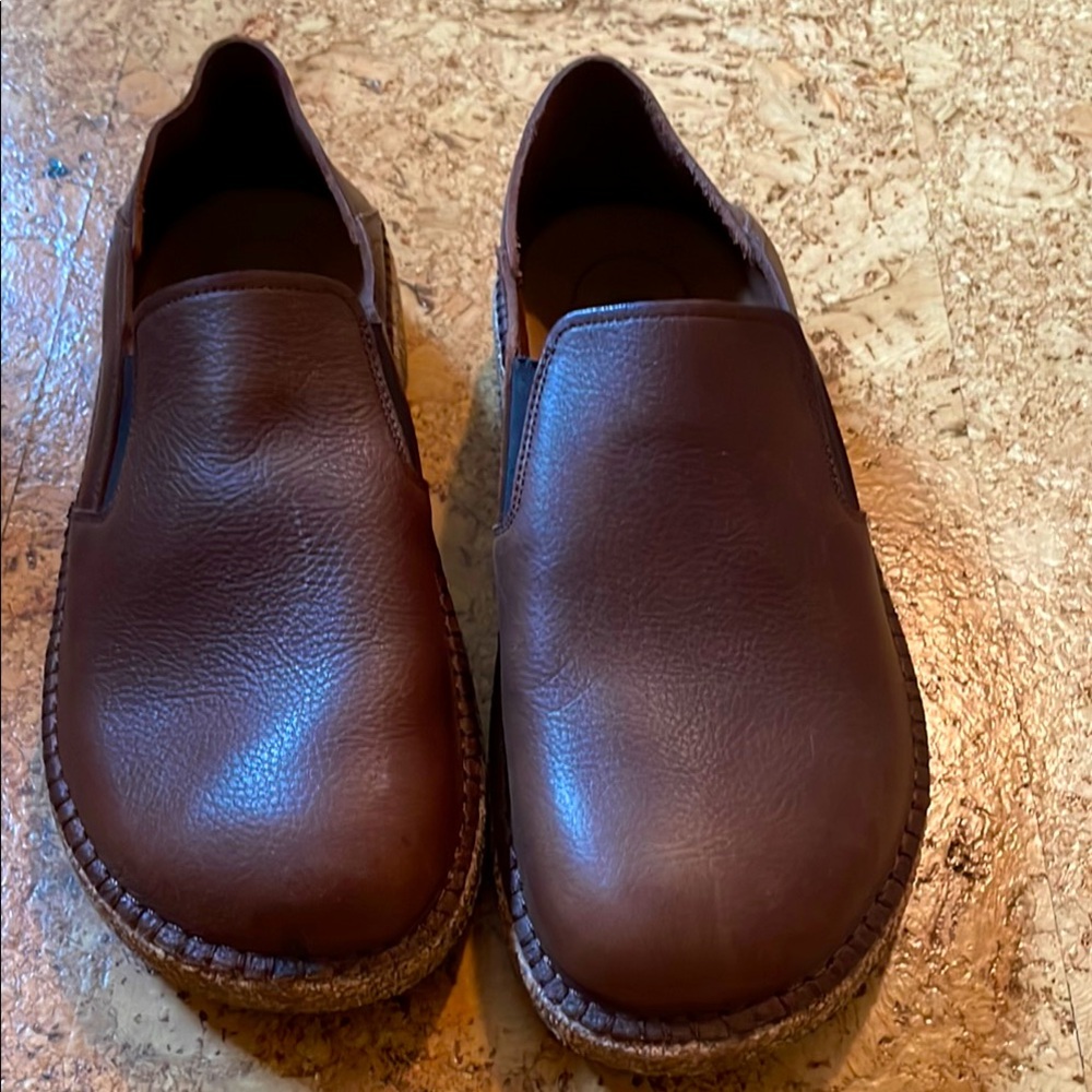 Birkenstock size 41.  Brown leather Callen. Very gently used-  worn one time!